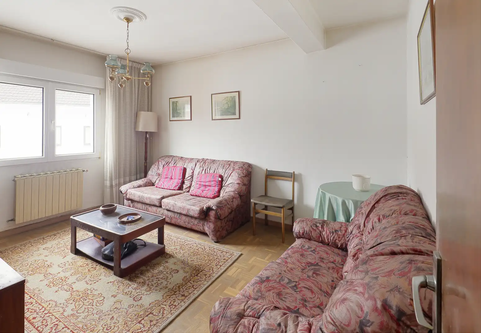 Sala de estar de Piso en venta en Oviedo  con Calefacción, Parquet y Trastero