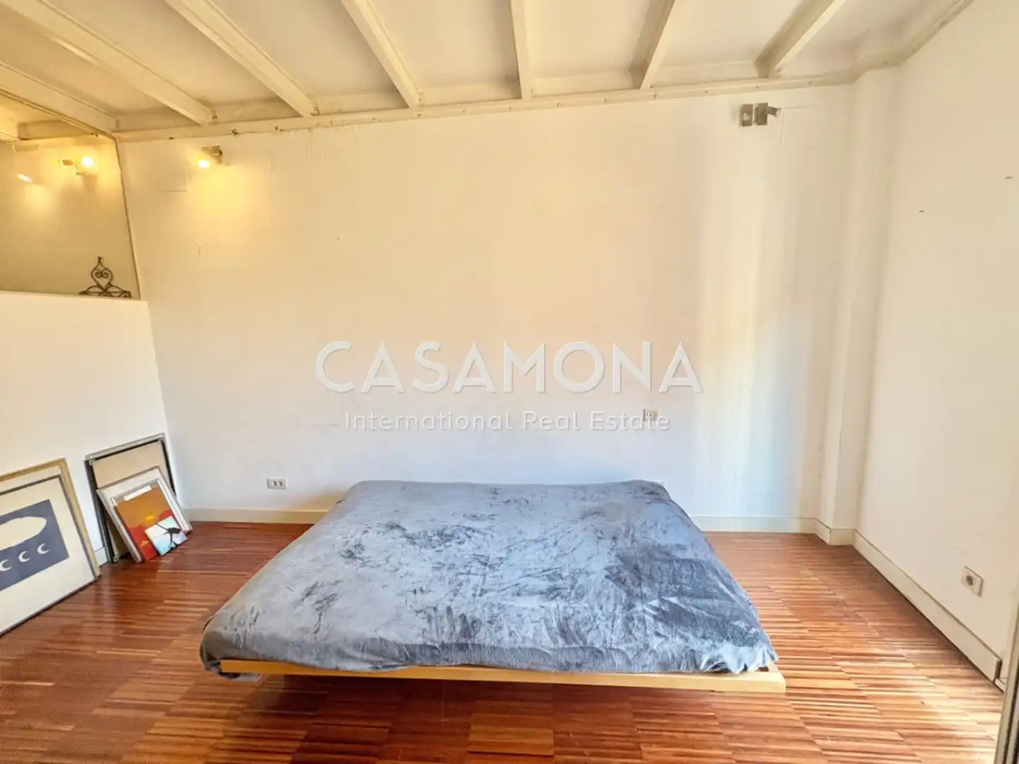 Maisonette zum Verkauf in Barcelona mit Klimaanlage, Terrasse und Balkon