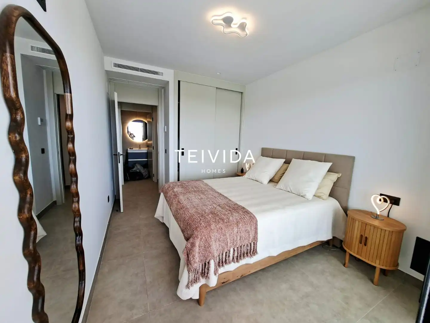Habitación de Piso de alquiler en Adeje con Terraza, Piscina y Amueblado