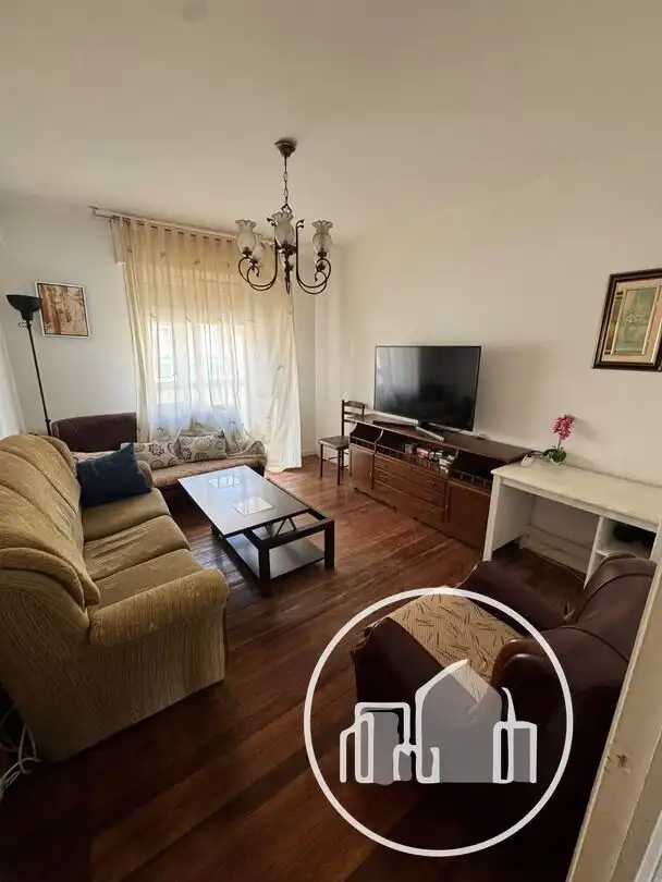Sala d'estar de Pis en venda en Villarcayo de Merindad de Castilla la Vieja amb Calefacció i Moblat