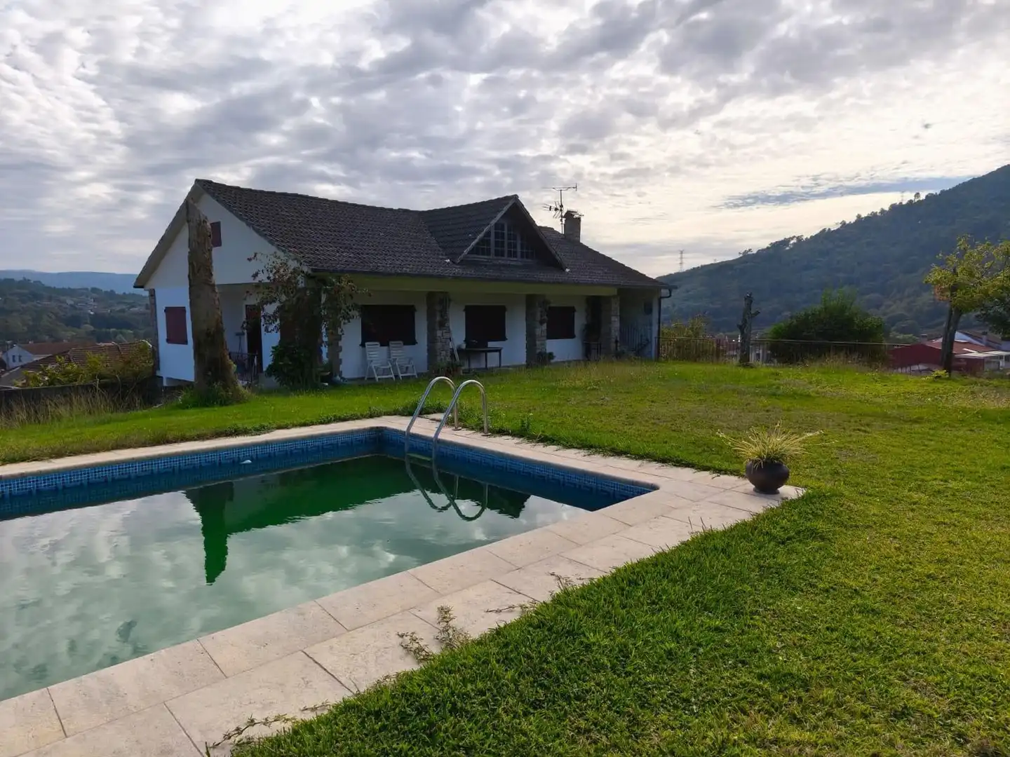 Swimming pool of Land for sale in Ribadavia