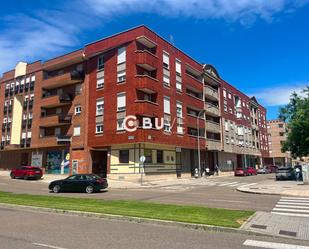 Exterior view of Attic for sale in León Capital   with Heating, Terrace and Storage room