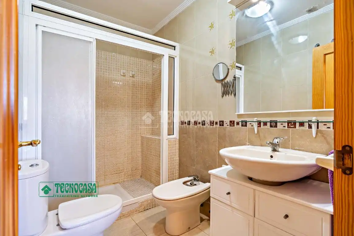 Bathroom of Flat for sale in Viator