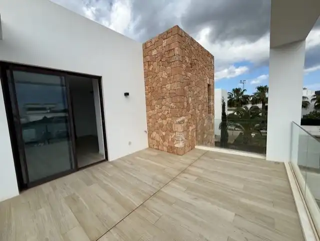Terrassa de Casa o xalet en venda en Santa Eulària des Riu amb Aire condicionat, Calefacció i Jardí privat