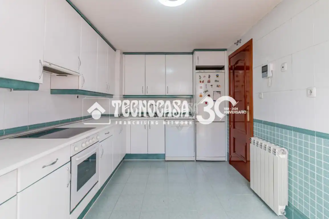 Cocina de Casa adosada en venta en Madrid con Parquet