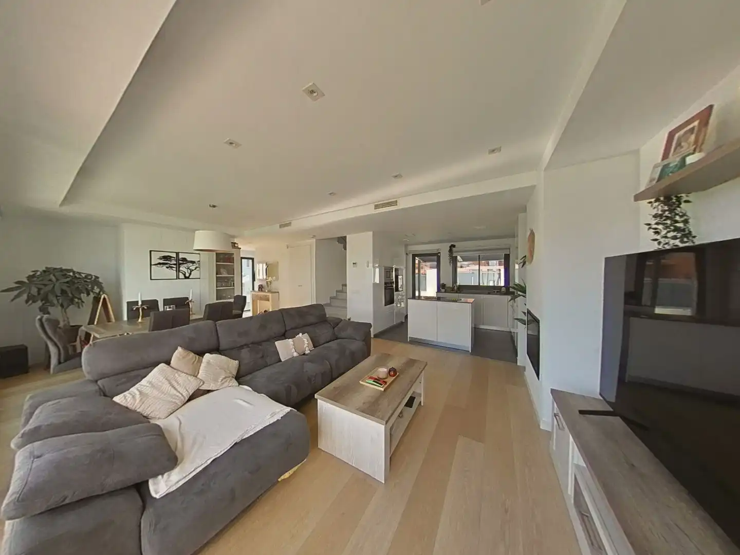 Sala de estar de Casa adosada en venta en Alhaurín de la Torre con Aire acondicionado, Jardín privado y Terraza