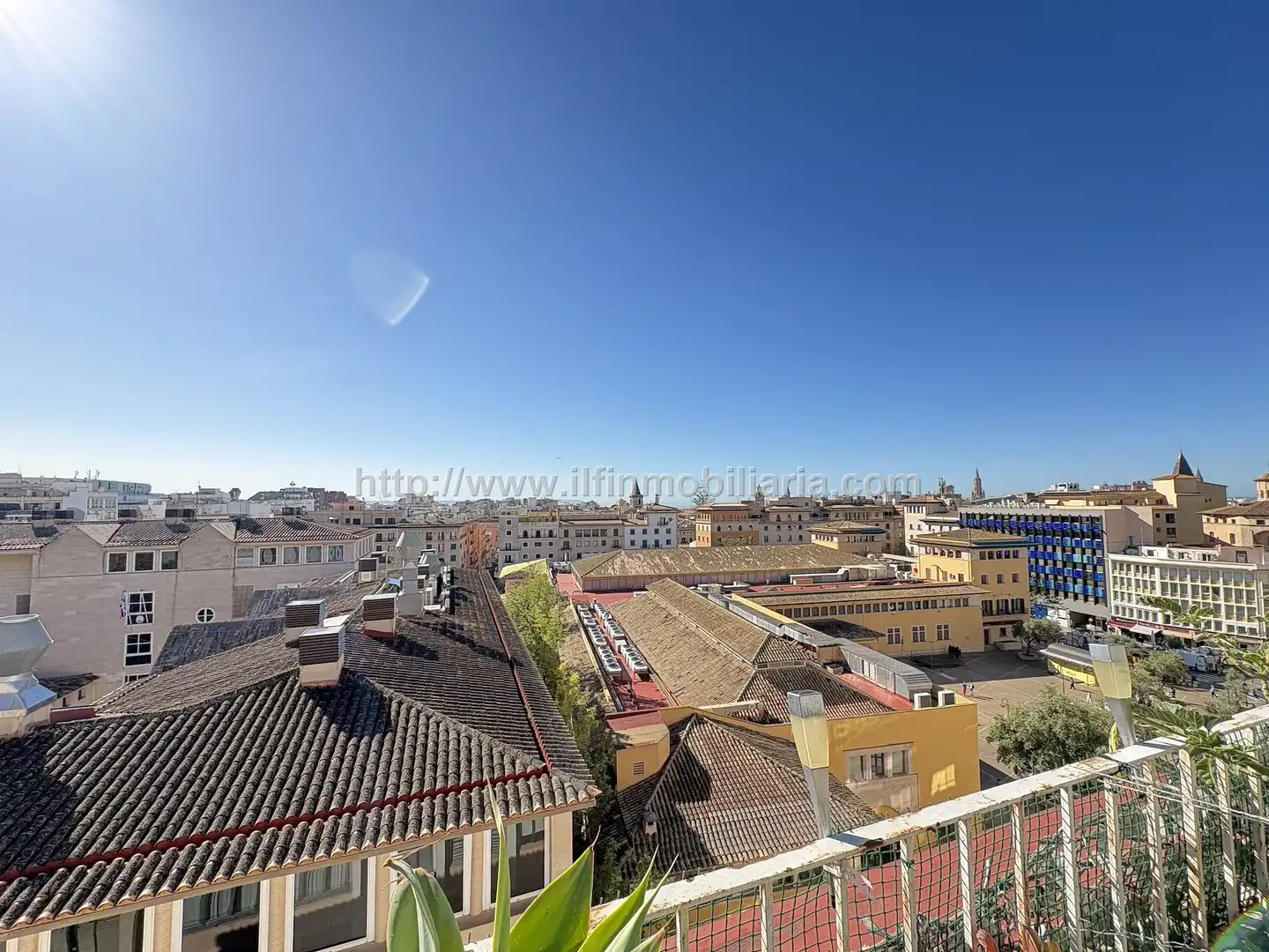 Außenansicht von Dachboden zum Verkauf in  Palma de Mallorca mit Klimaanlage, Terrasse und Fernseher