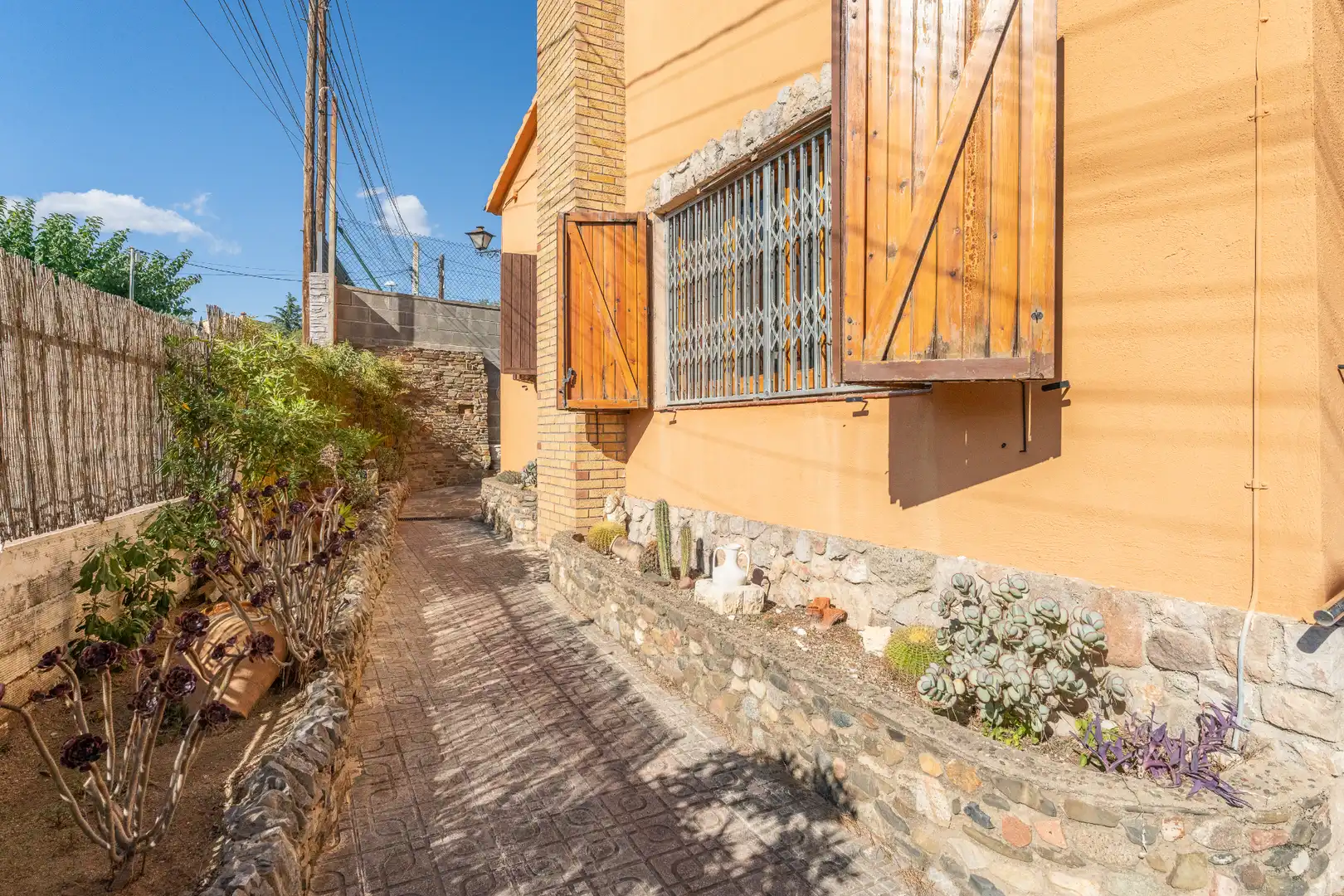 Vista exterior de Casa o xalet en venda en Les Borges del Camp amb Calefacció, Jardí privat i Terrassa