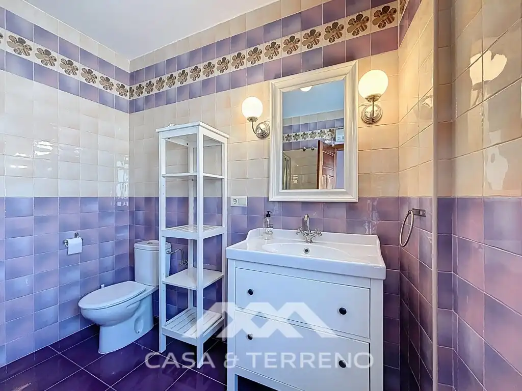 Baño de Casa adosada en venta en Salares con Terraza