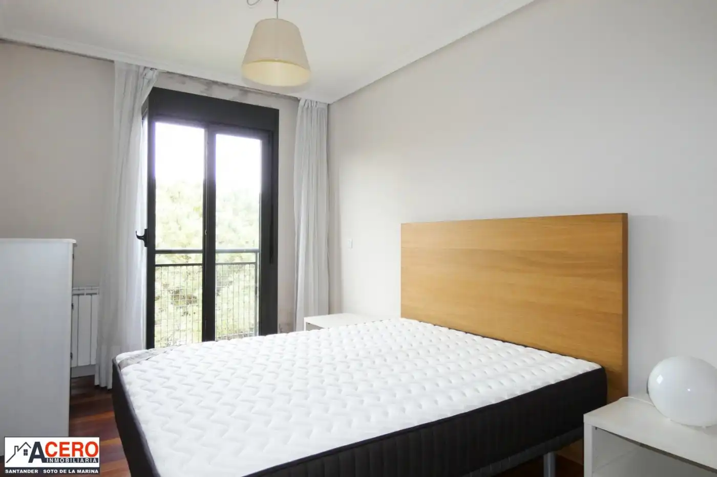 Bedroom of Flat for rent in Santa Cruz de Bezana  with Heating, Parquet flooring and Furnished