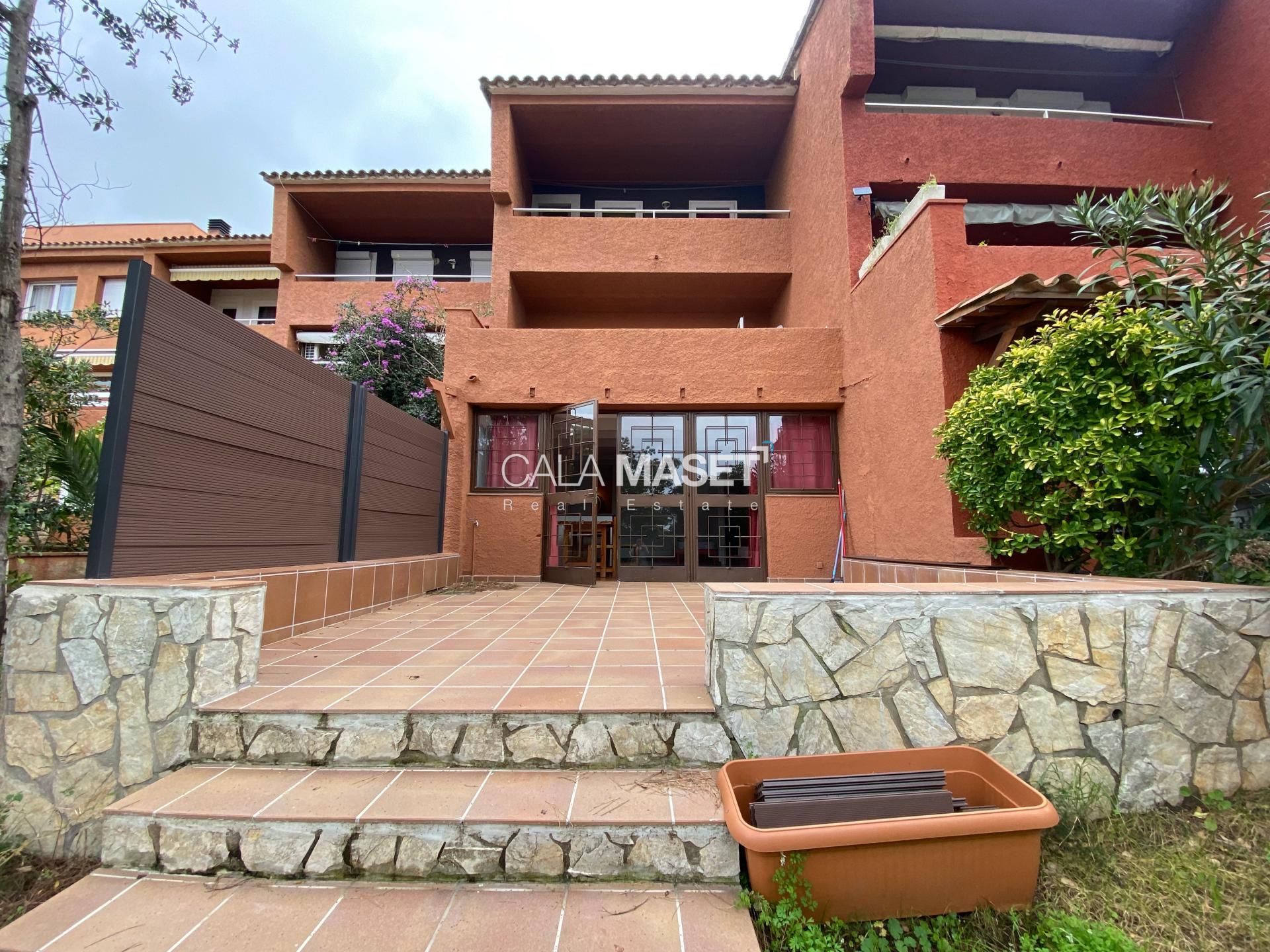 Casa adosada en venda a Politur, Los Pinos - Politur