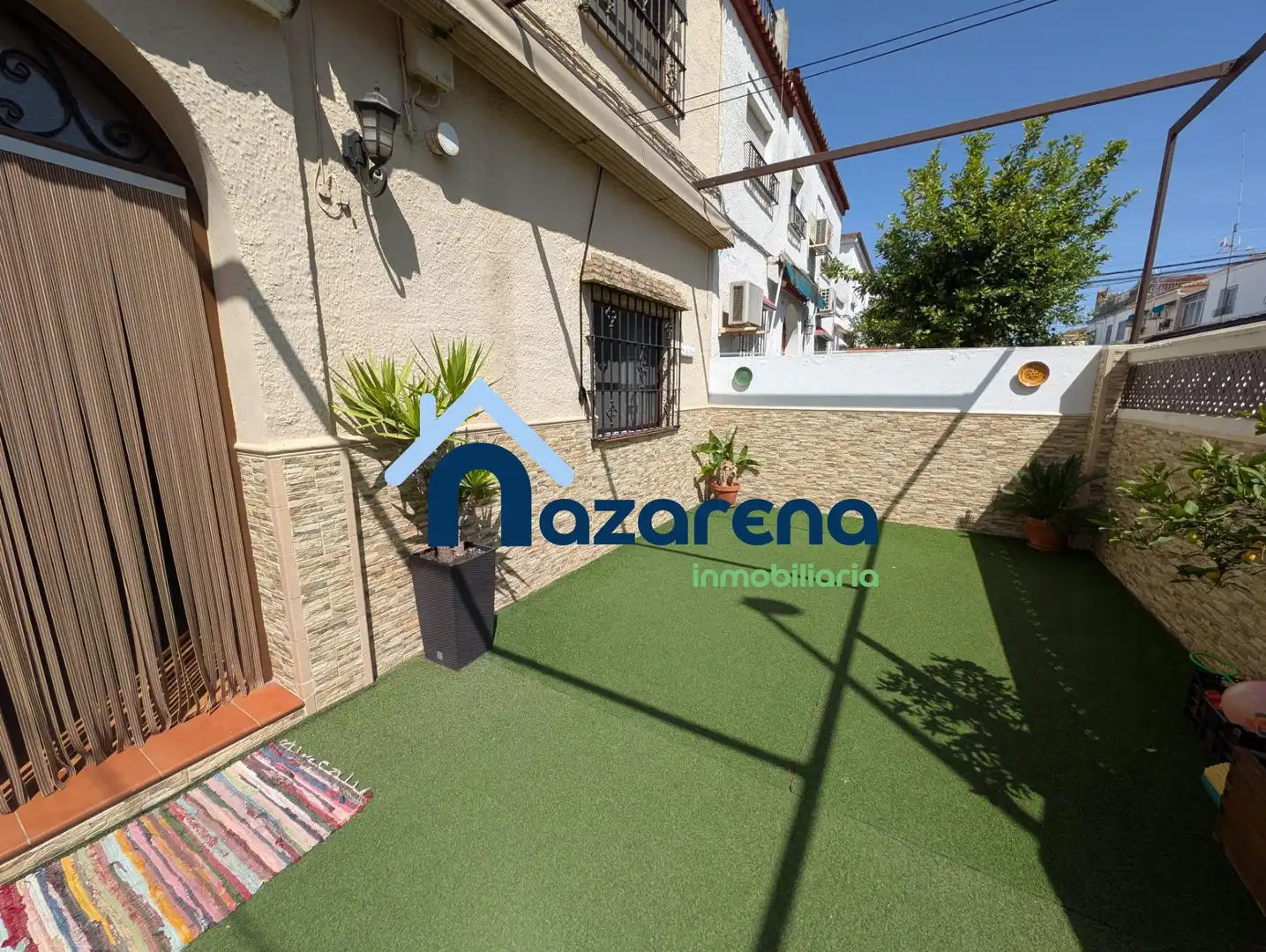 Jardí de Casa adosada en venda en Dos Hermanas amb Aire condicionat