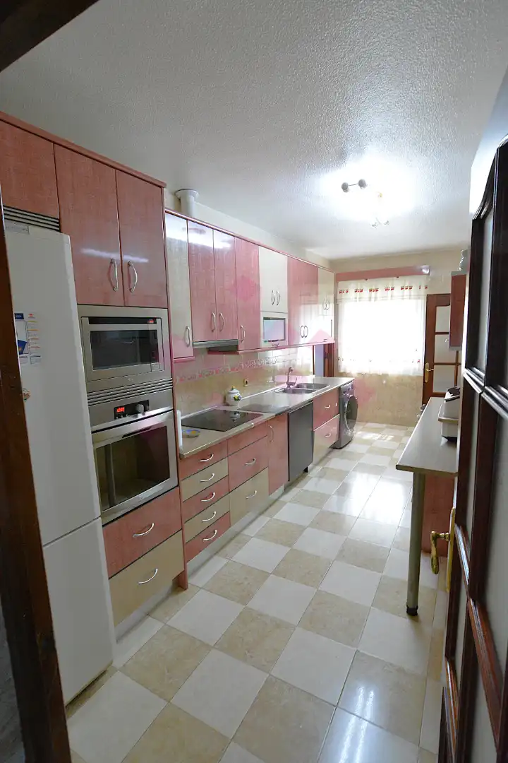 Cuina de Casa o xalet en venda en Ciudad Real amb Aire condicionat, Calefacció i Jardí privat