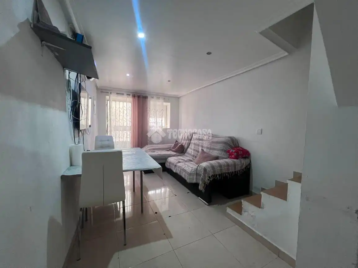 Casa adosada en venta en Ctra. Circunvalación - La Magdalena