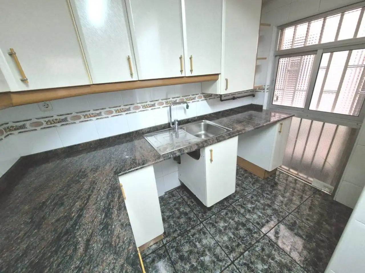 Cocina de Piso en venta en Badalona con Aire acondicionado