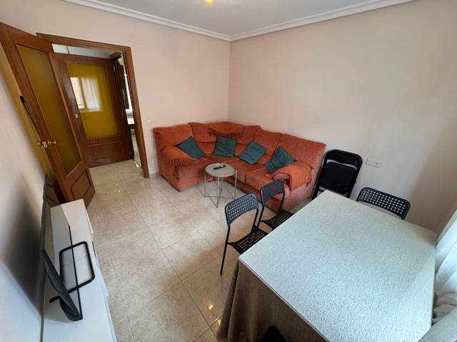 Piso en Alquiler en Calle Valle Inclán, 24 en Carmelitas