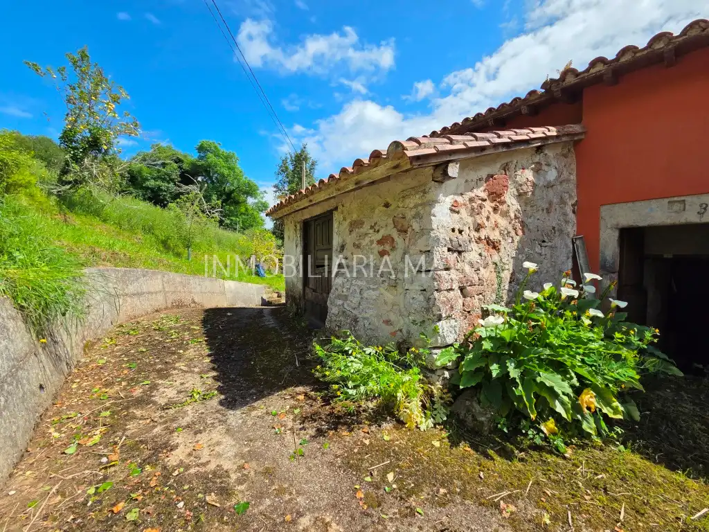 Casa o xalet en venda en Colunga amb Parquet, Traster i Moblat