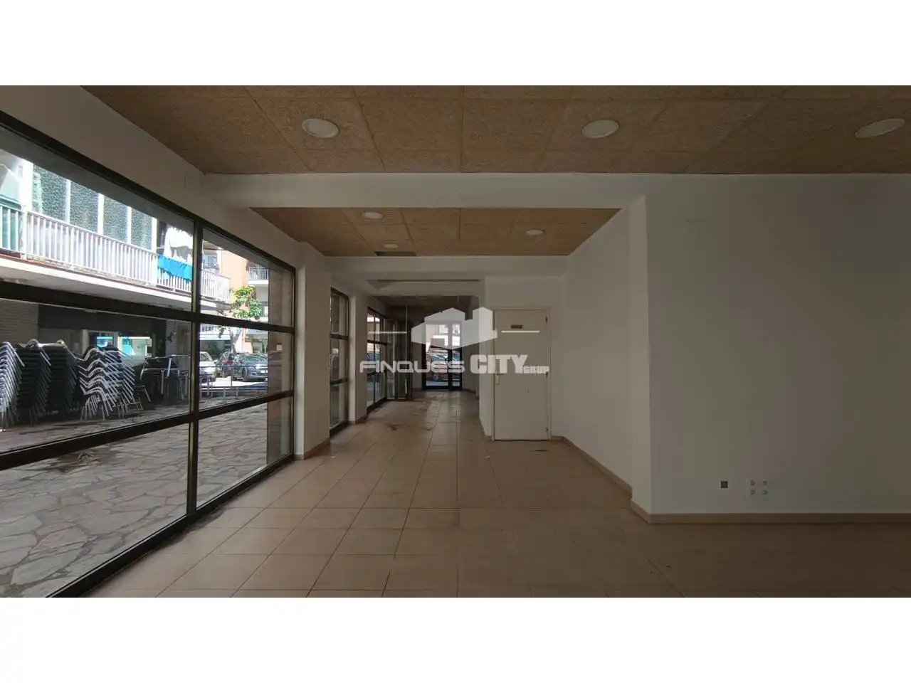 Business premises to rent in Avenida Hispanitat, imagen 4