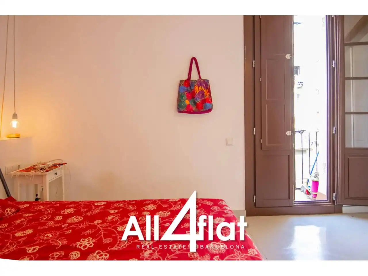 Habitación de Piso de alquiler en Barcelona con Calefacción, Amueblado y Balcón