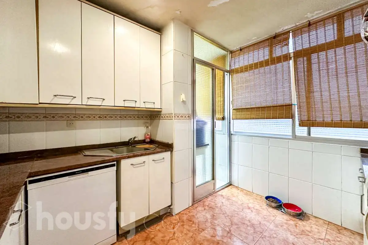Kitchen of Flat for sale in Móstoles  with Air Conditioner, Terrace and Storage room