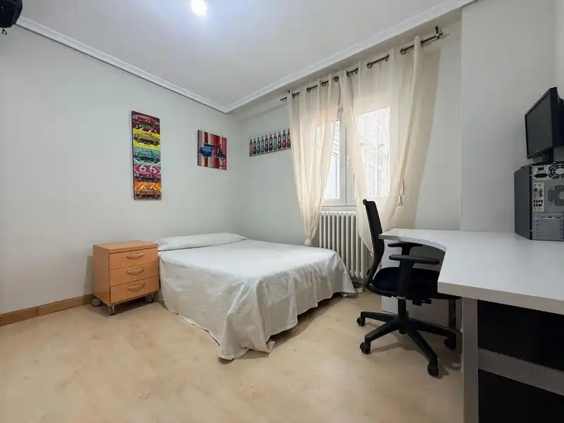 Habitación de Piso en venta en Valladolid con Calefacción y Balcón