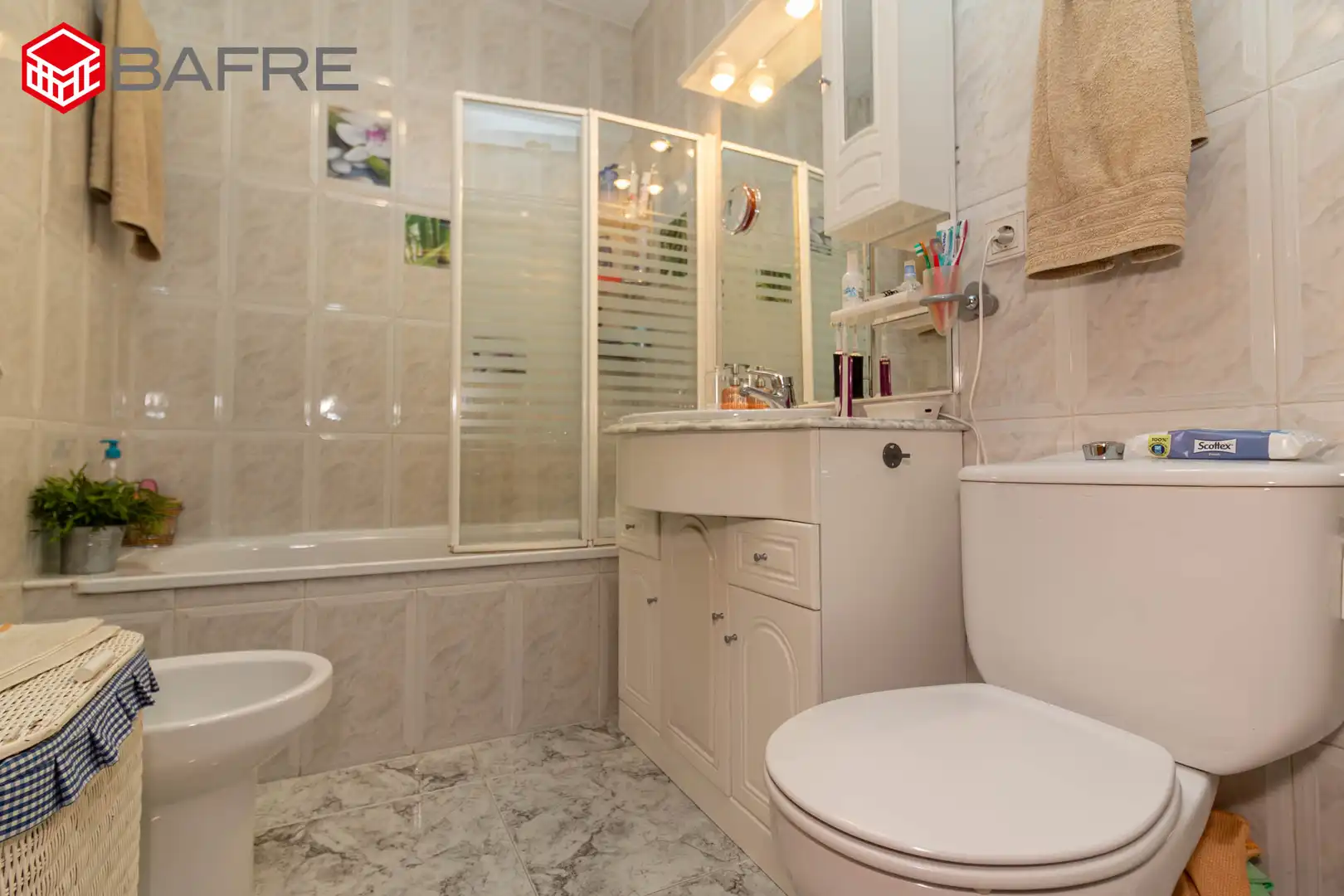 Bathroom of Flat for sale in Valdemoro  with Air Conditioner and Terrace