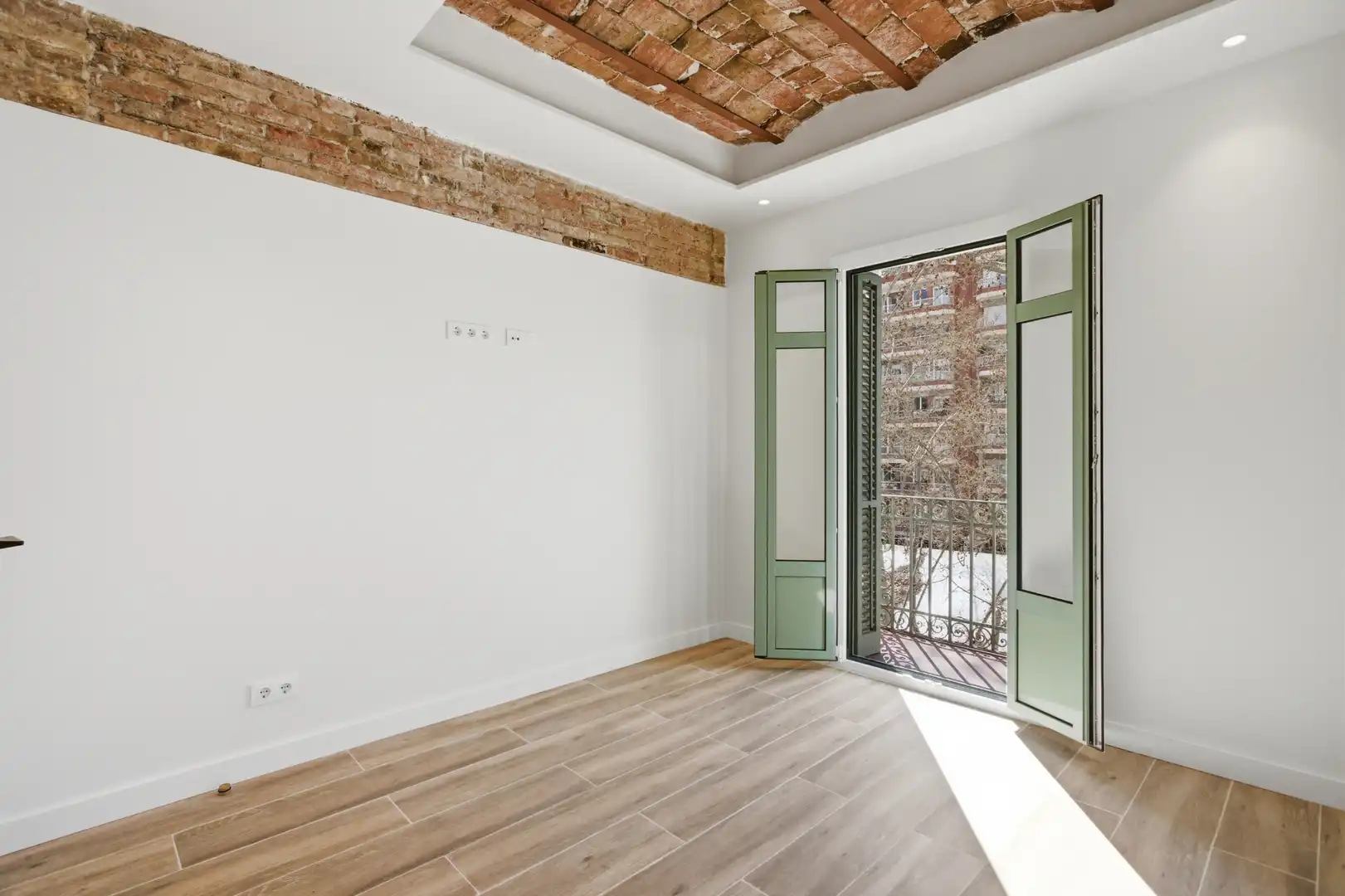 Flat for sale in Barcelona  with Air Conditioner, Heating and Oven