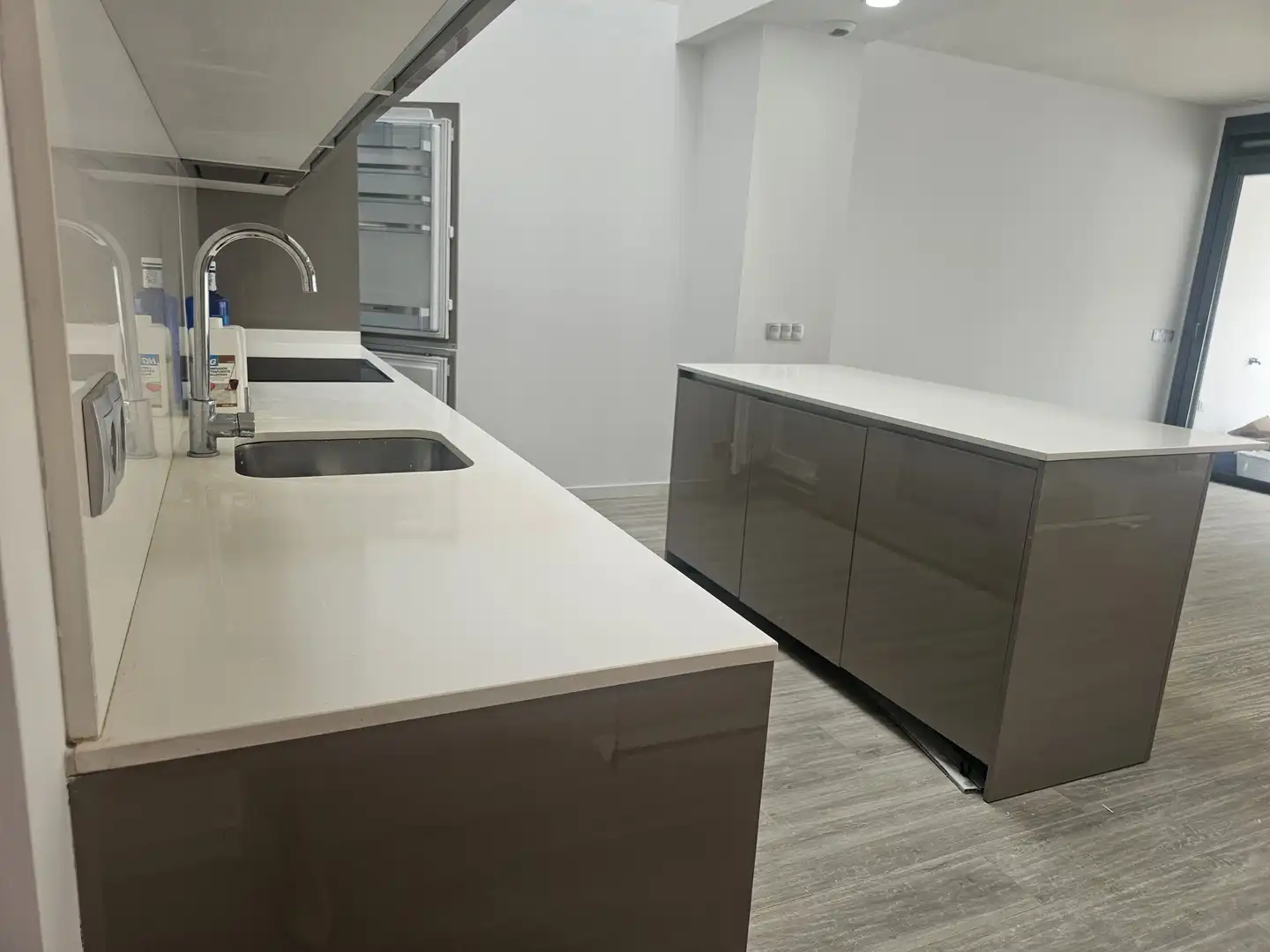 Cocina de Casa adosada de alquiler en Estepona con Aire acondicionado, Terraza y Piscina