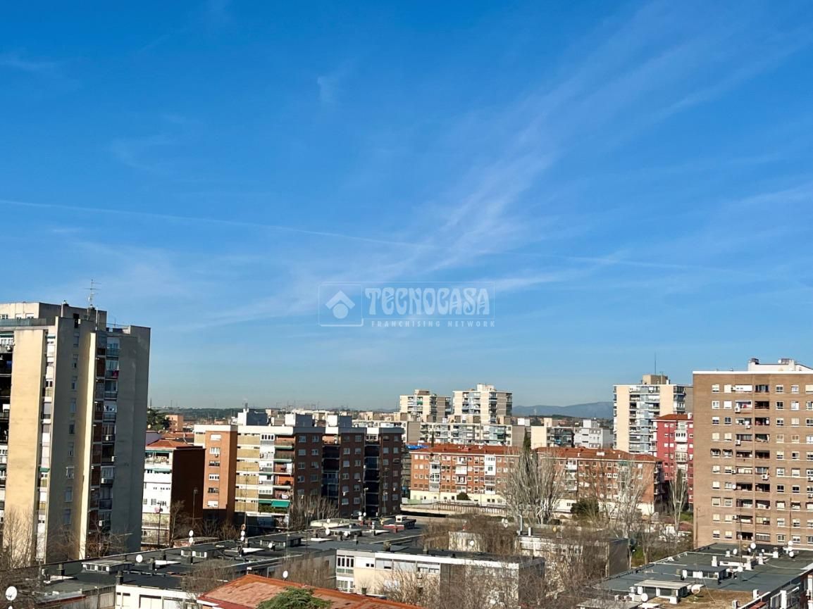Vista exterior de Piso en venta en  Madrid Capital con Aire acondicionado y Terraza