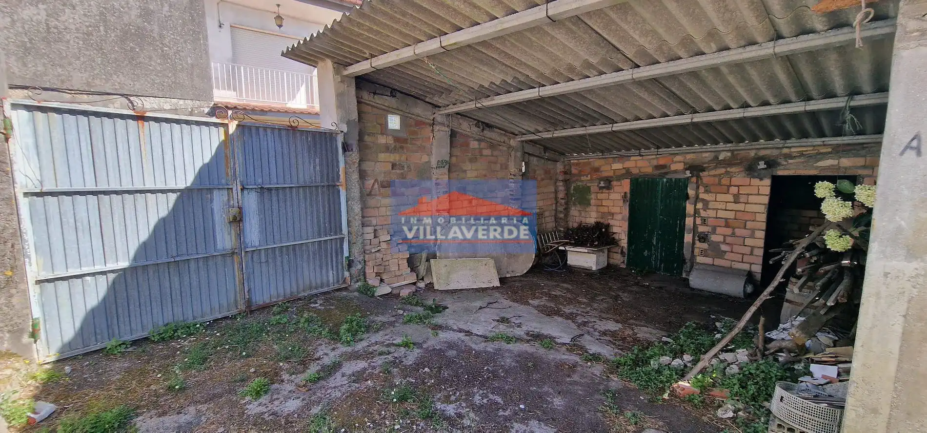 Aparcament de Casa o xalet en venda en Cangas 