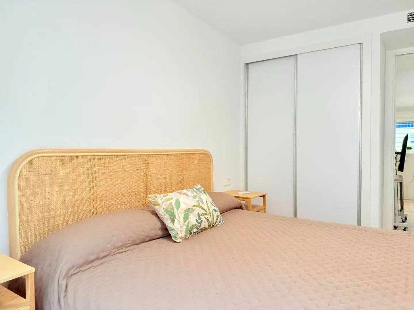 Schlafzimmer von Wohnungen zum Verkauf in La Manga del Mar Menor mit Klimaanlage, Heizung und Terrasse
