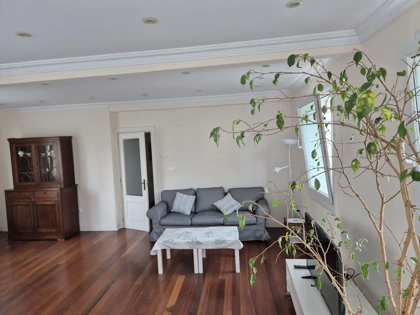 Living room of Flat for rent in Santander  with Heating, Parquet flooring and Furnished