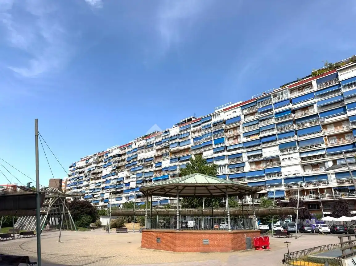 Vista exterior de Pis en venda en Alcorcón amb Calefacció i Terrassa