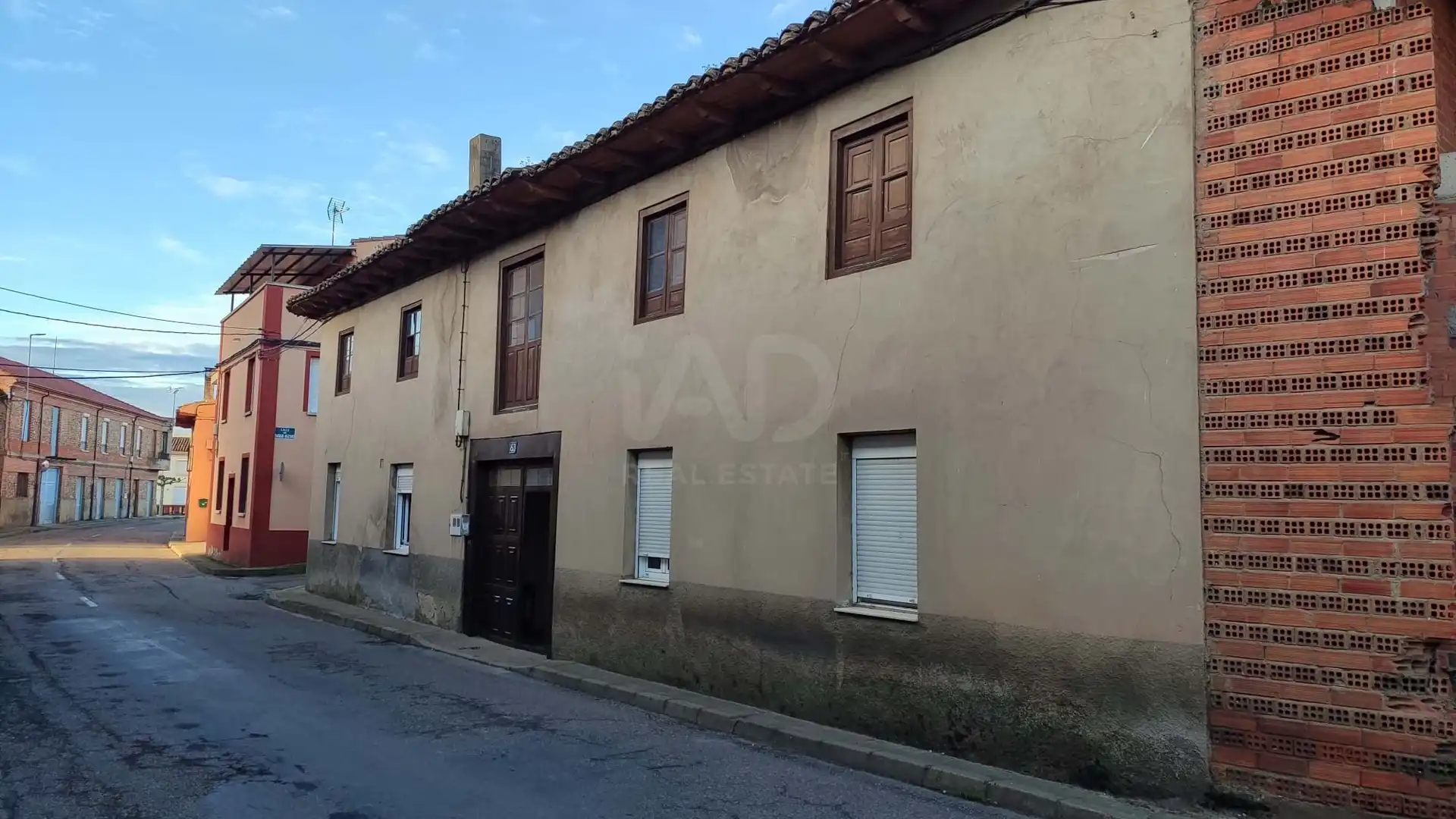 Vista exterior de Casa o chalet en venta en Llamas de la Ribera con Calefacción