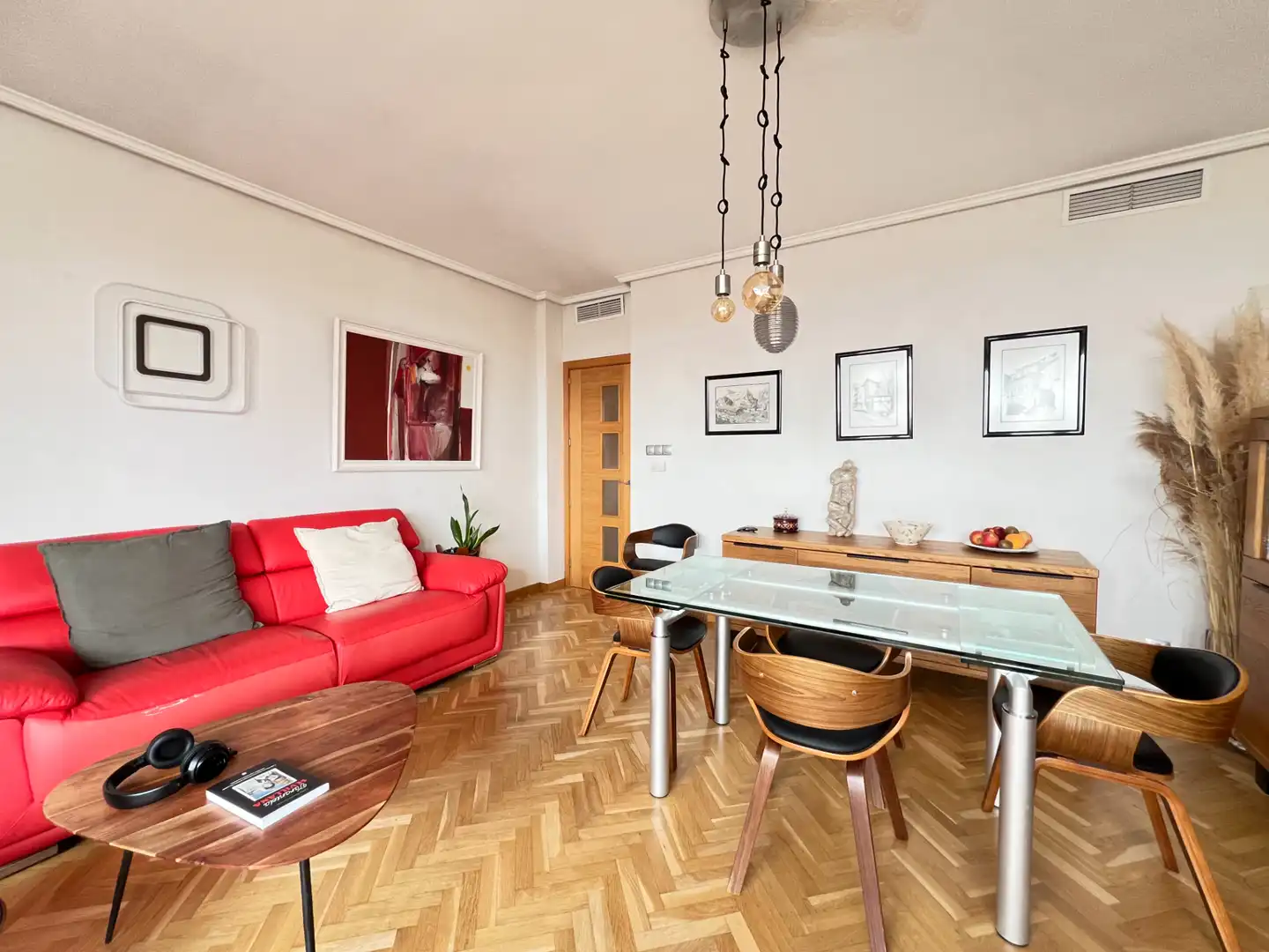 Living room of Flat for sale in Zaragoza  with Air Conditioner, Heating and Parquet flooring