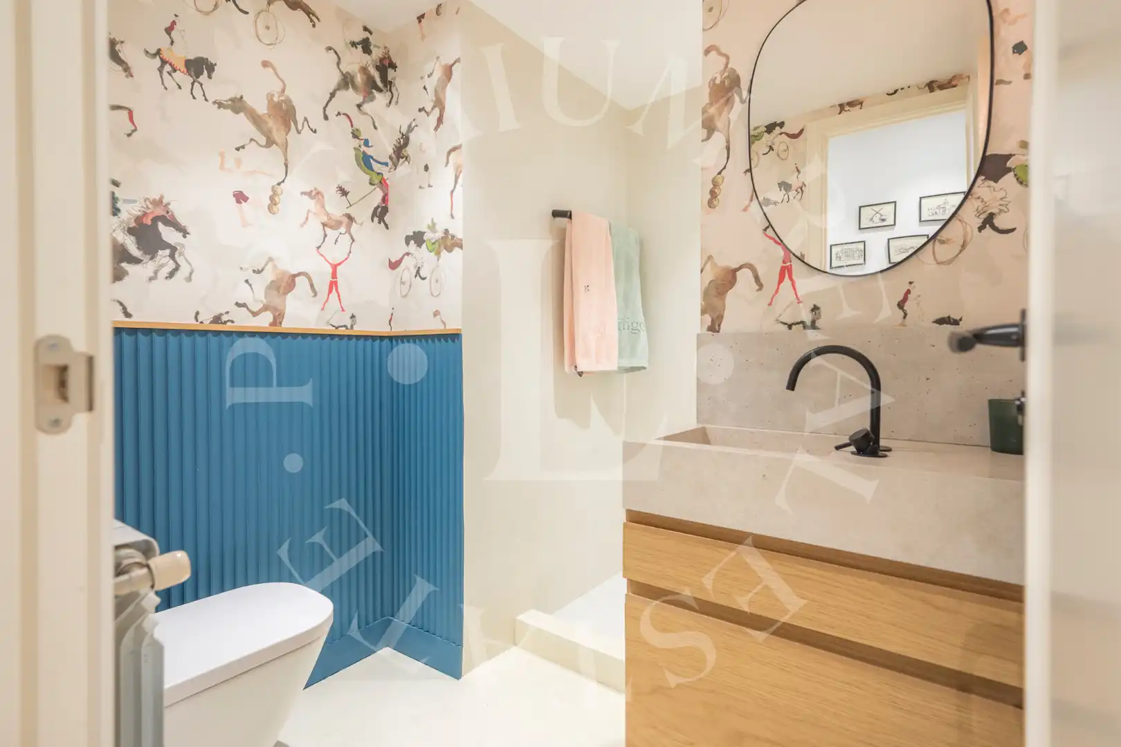 Baño de Piso en venta en Madrid con Aire acondicionado, Calefacción y Jardín privado