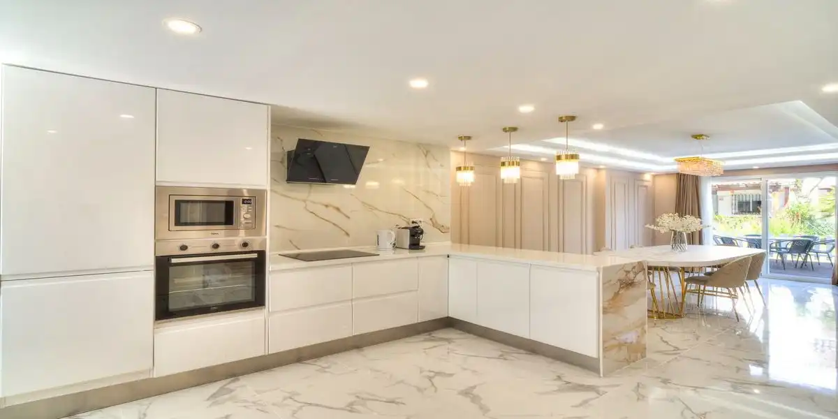 Adosado con terraza en venta en Nueva Andalucía, imagen 5