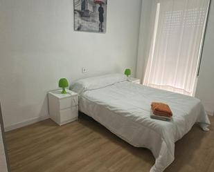 Dormitori de Apartament per a compartir en  Murcia Capital amb Moblat, Forn i Rentadora