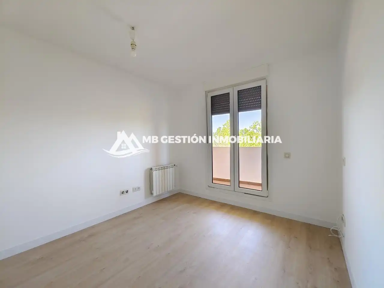 Habitación de Casa adosada en venta en Fuenlabrada con Aire acondicionado, Calefacción y Jardín privado