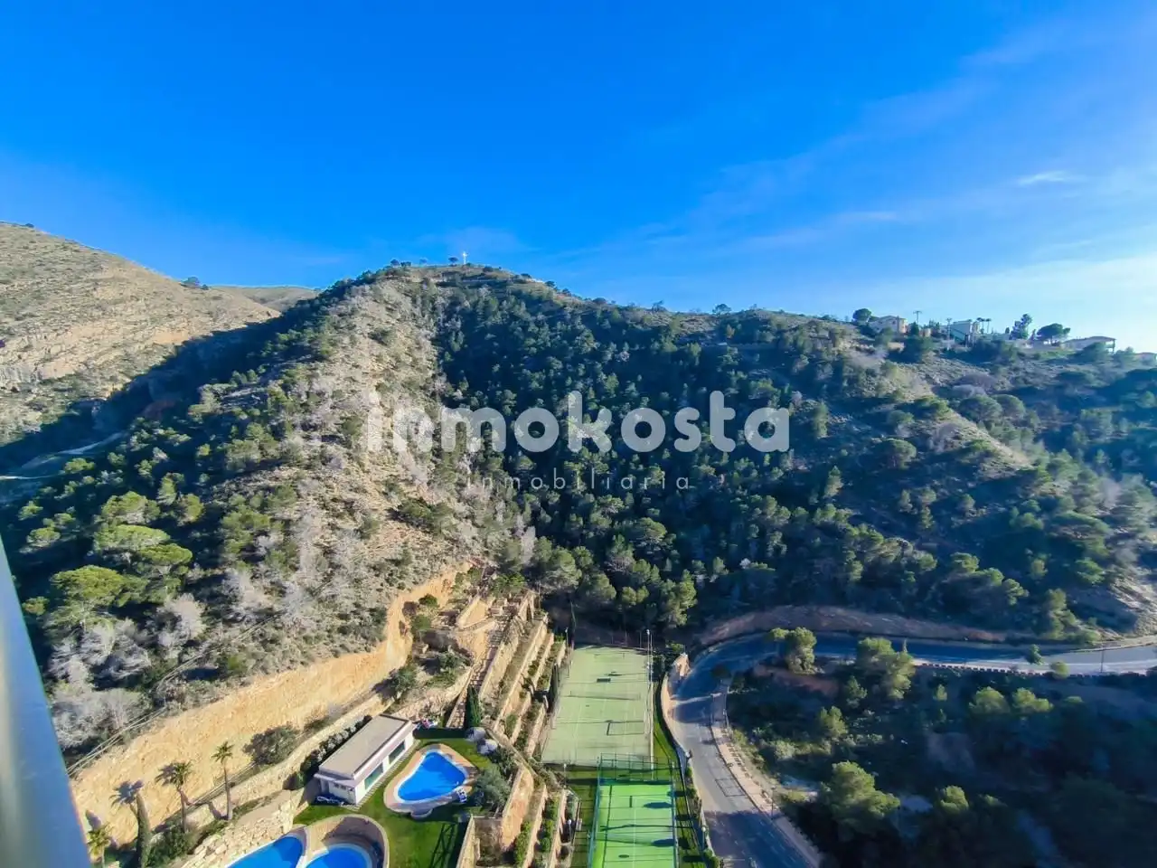 Vista exterior de Piso en venta en Benidorm con Aire acondicionado, Terraza y Piscina comunitaria