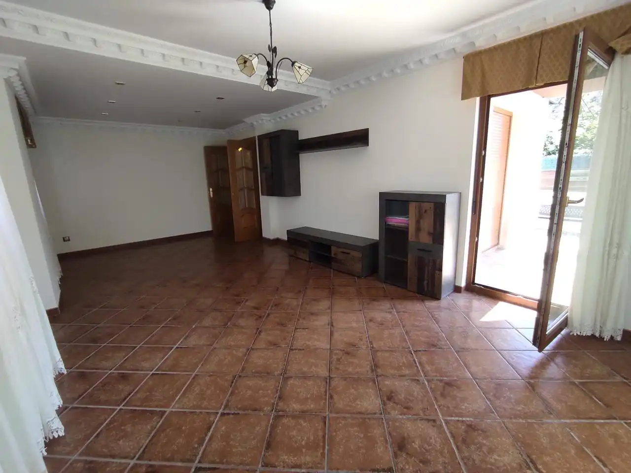 Sala de estar de Casa o chalet en venta en Marina de Cudeyo con Calefacción, Jardín privado y Parquet