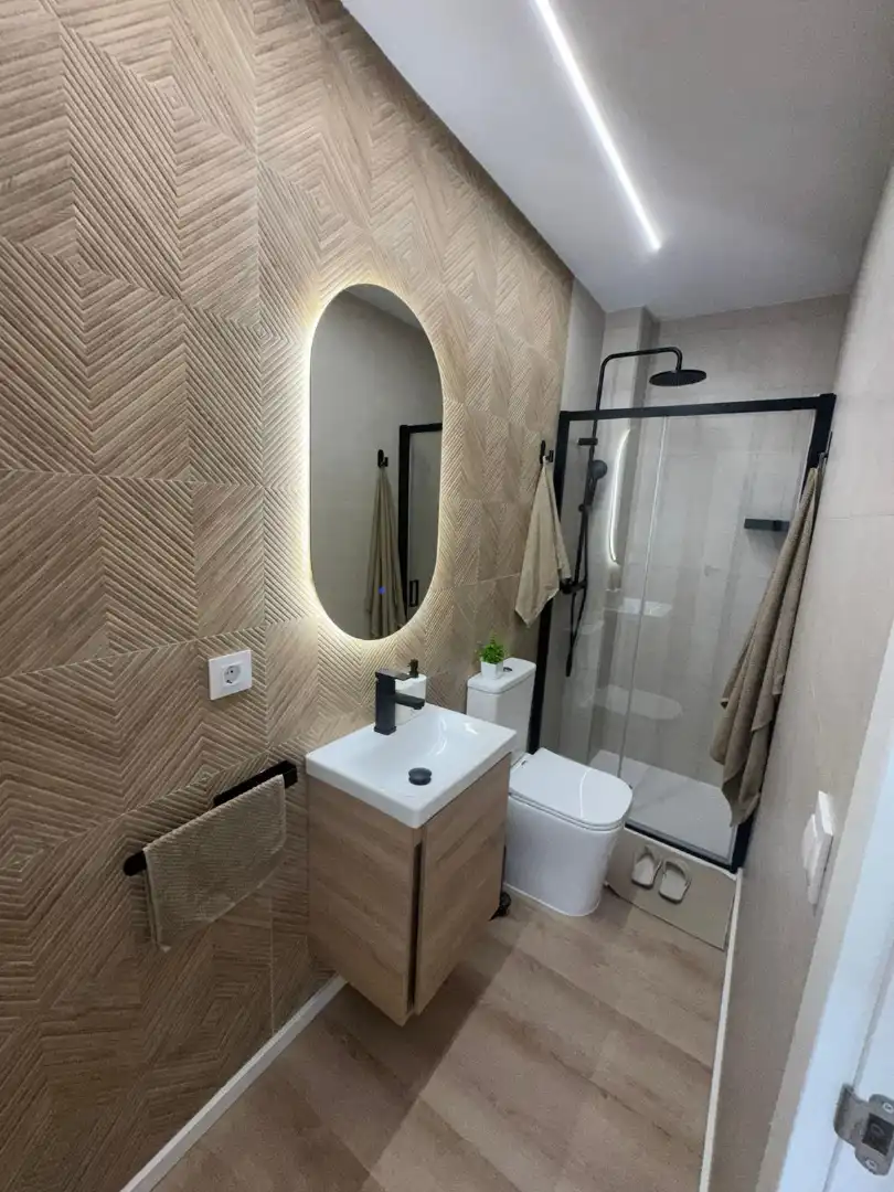 Badezimmer von Wohnung zum Verkauf in Sevilla mit Klimaanlage, Möbliert und Ofen