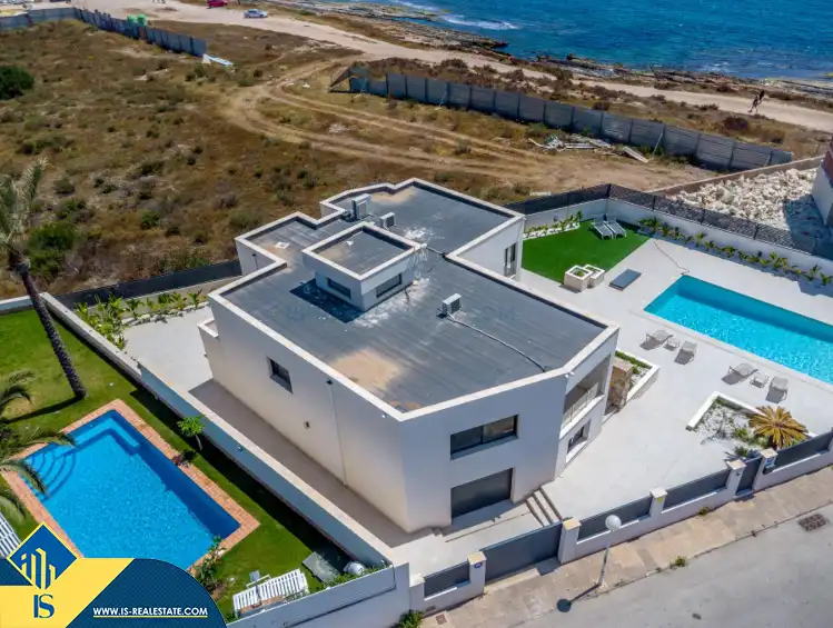Villa mit Pool zum Verkauf in Playa del Acequión, Náufragos y Rocío del Mar