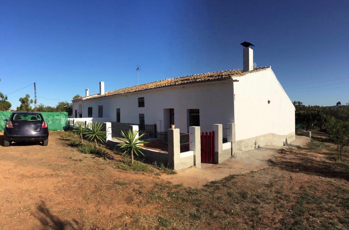 Außenansicht von Country house zum verkauf in Valverde del Camino mit Heizung