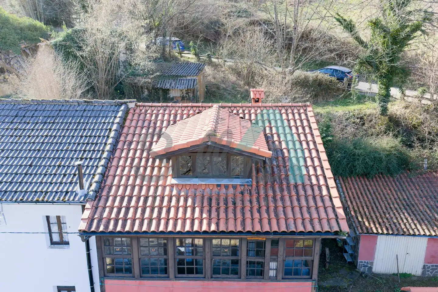 Vista exterior de Casa adosada en venda en Aller amb Jardí privat, Terrassa i Traster