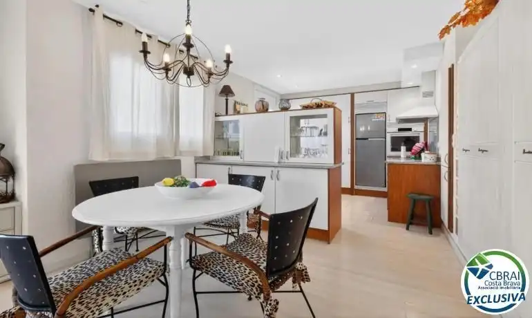 Cocina de Apartamento en venta en Empuriabrava con Aire acondicionado, Trastero y Piscina