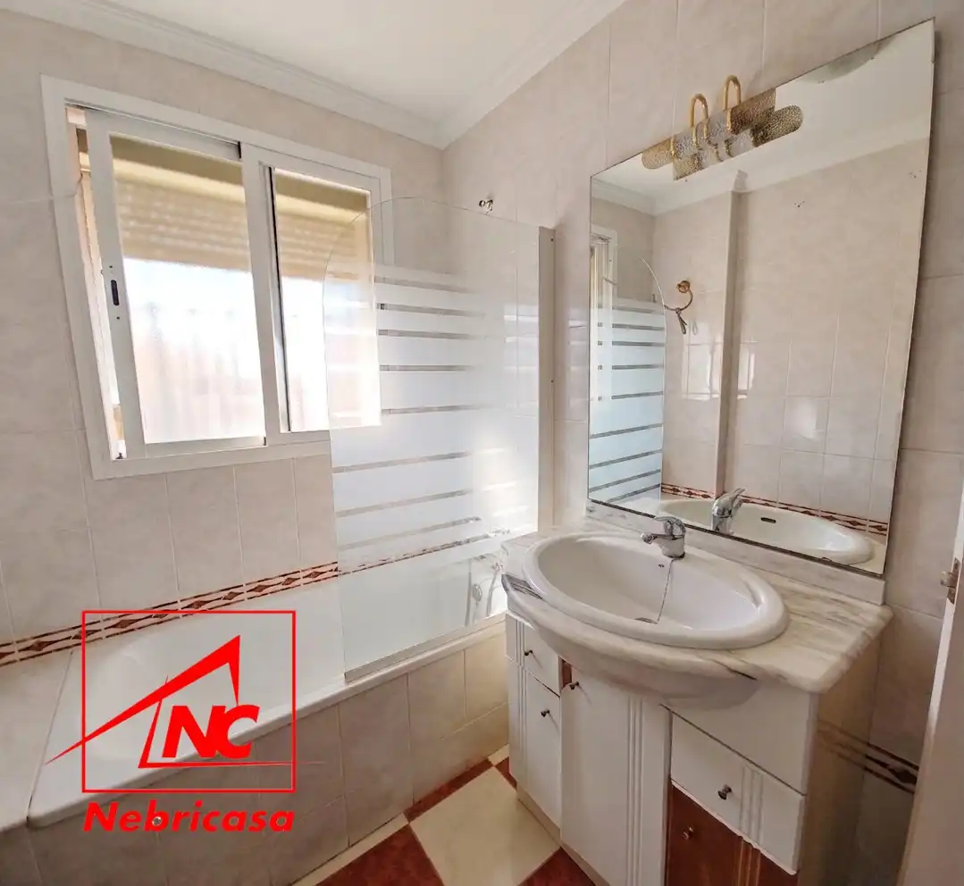 Bathroom of Duplexes for sale in Sanlúcar de Barrameda  with Air Conditioner and Terrace