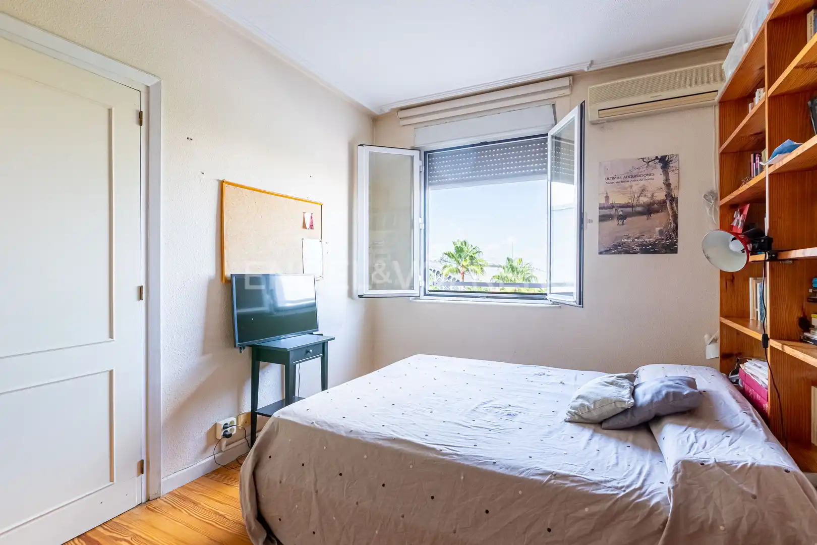 Bedroom of Flat for sale in Sevilla  with Air Conditioner and Heating