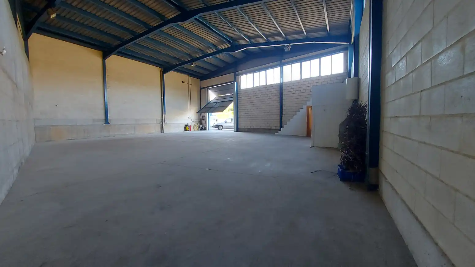 Nau industrial de lloguer en  Logroño