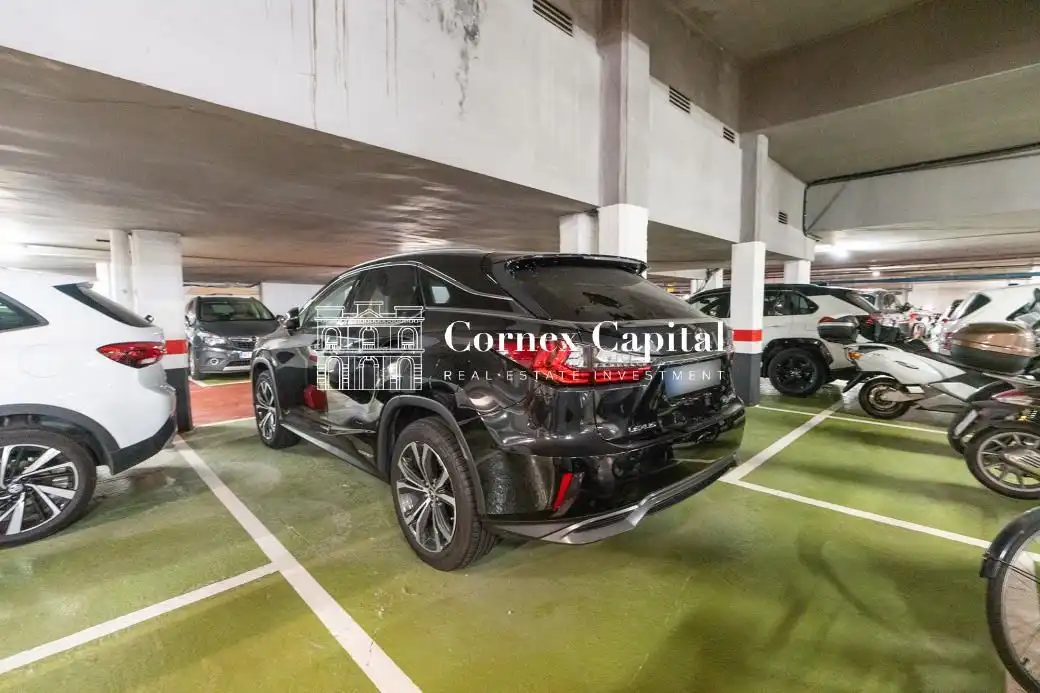 Parking de Piso en venta en Barcelona con Aire acondicionado, Calefacción y Terraza